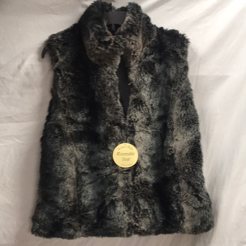 Faux Fur Reversible Vest - Picture 7 of 9